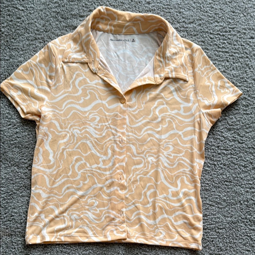 Abercrombie & Fitch Tan and Cream Patterned Shirt size medium